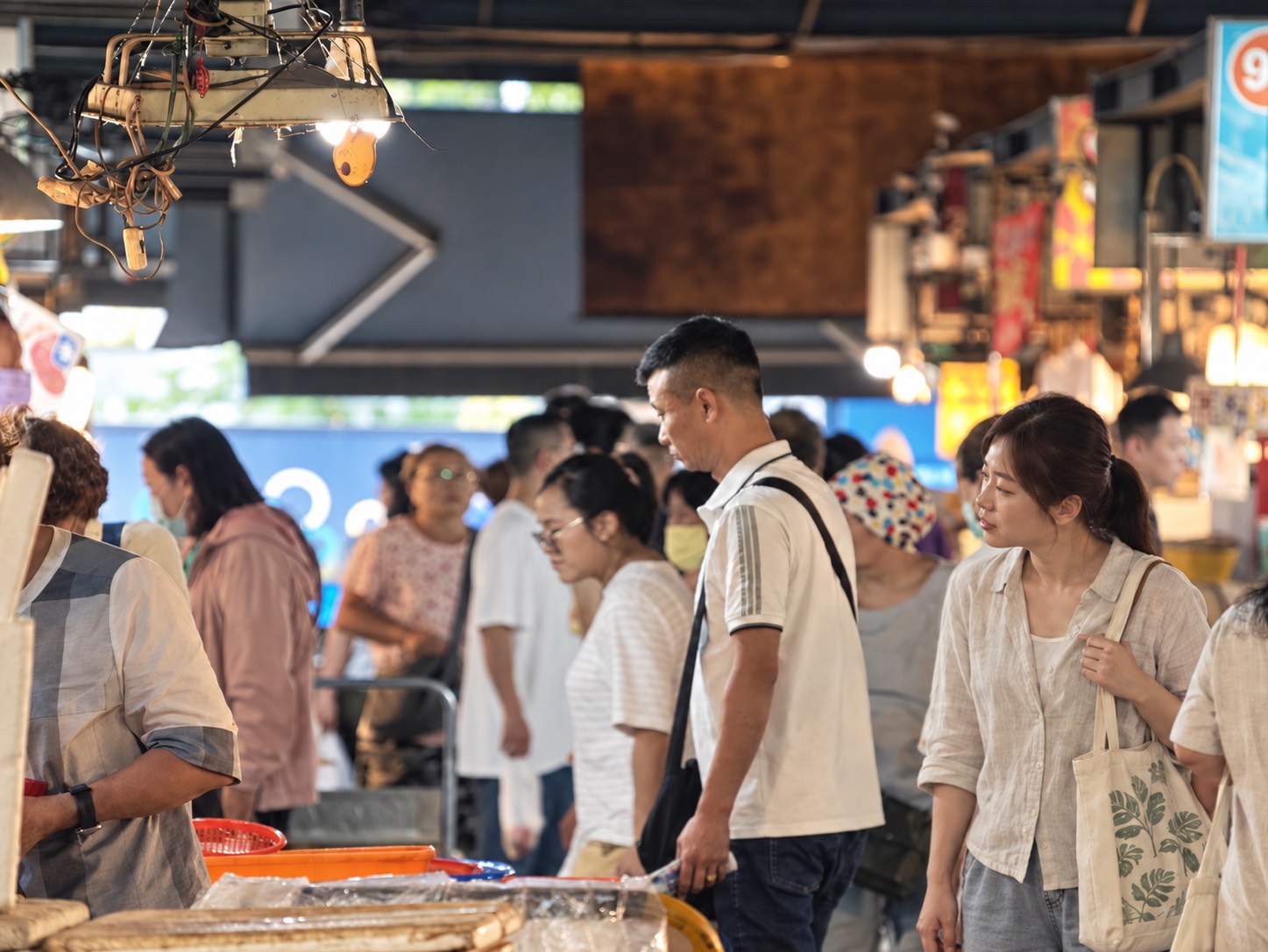 武廟市場內採買人潮