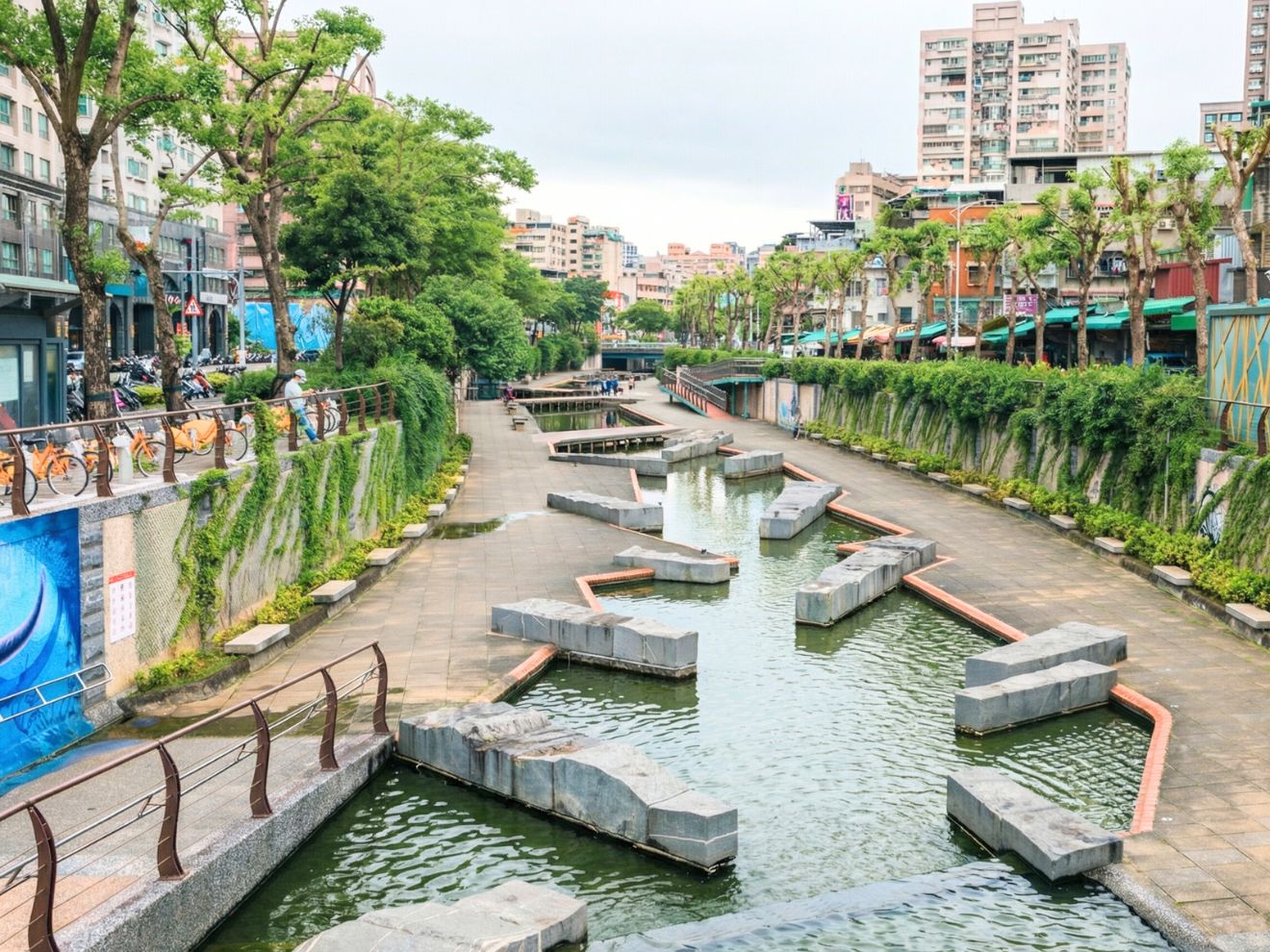 【中港大排】住在新莊副都心生活圈是什麼感覺?解析:交通、機能、發展與居住評估